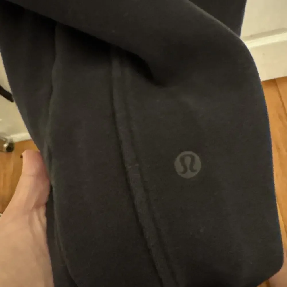 Lululemon Scuba‎ High-Rise Cropped Jogger Black Size 4 Women’s